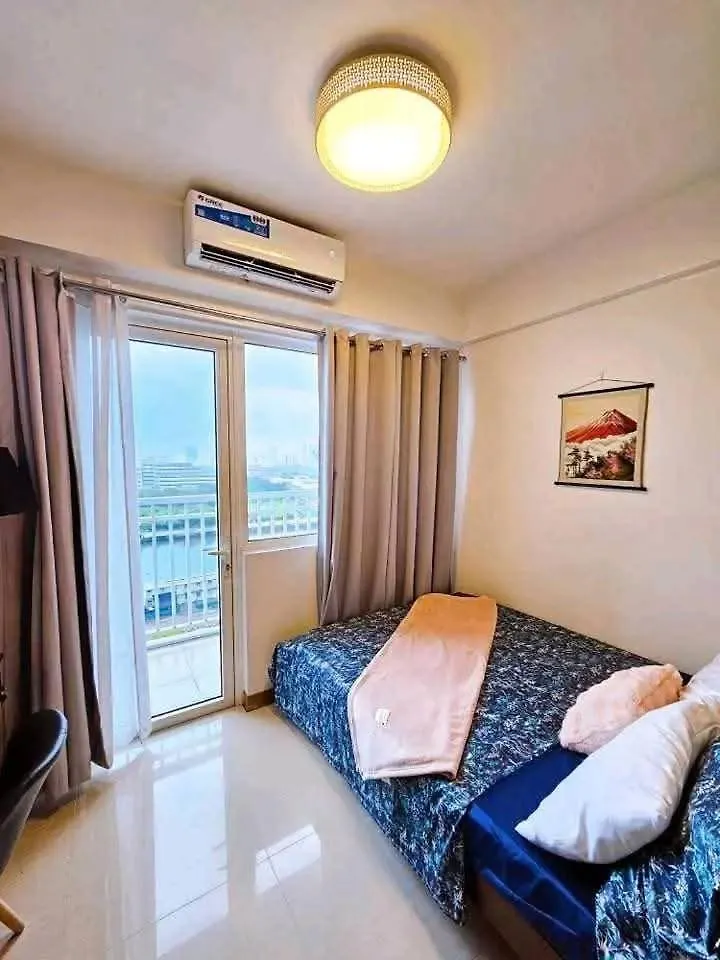 Sabrina Staycaytion Pasay 0*,